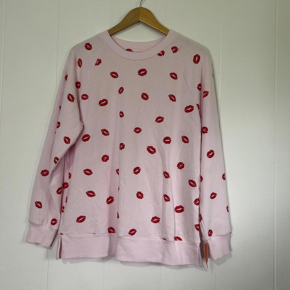 Colsie Kiss Lips Long Sleeve Crewneck Pullover Oversized Sweater Women's Small